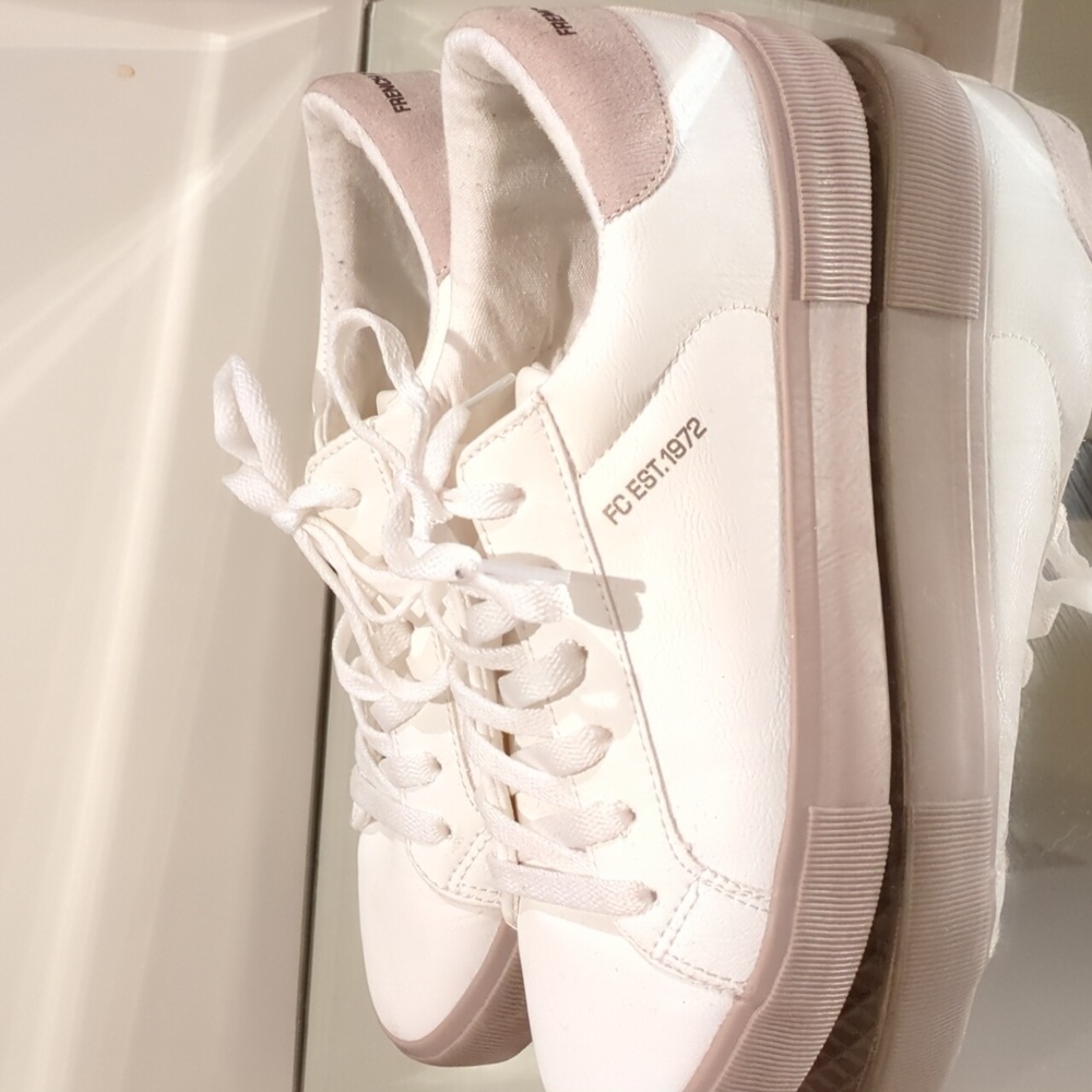 French Connection Sneakers - Picture 5 of 5